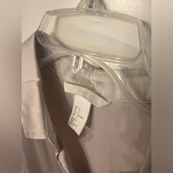 H&M Champagne Satin Shirt Dress size 4 - Picture 2 of 3